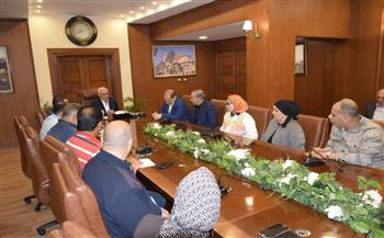 محافظ بورسعيد يُتابع الموقف التنفيذي للمشروعات التنموية والخدمية