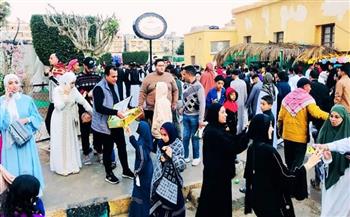 طلاب جامعة العريش يدخلون السرور على أهالى المدينة فى أول أيام عيد الفطر 