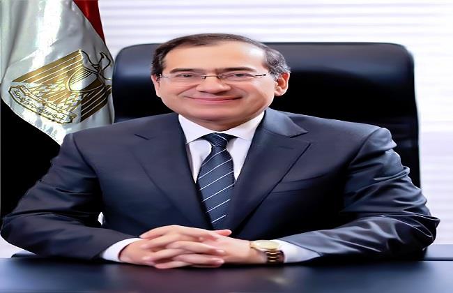 الملا: صناعة البتروكيماويات تمتلك الفرص التى تضيف للاقتصاد والاستثمار في مصر