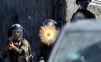 إصابة شاب واعتقال آخرين في اقتحامات إسرائيلية لبلدات بالضفة الغربية