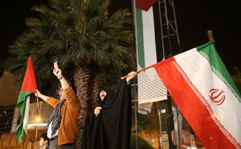 مُسّيرات احتفالية في طهران ومدن عربية بعد الرد الإيراني على إسرائيل