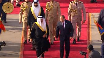 بالفيديو.. مراسم استقبال رسمية لملك البحرين لدى وصوله مصر