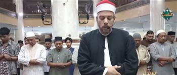 «سفراء دولة التلاوة» يذيع جانب من صلاة التراويح بدولة إندونيسيا
