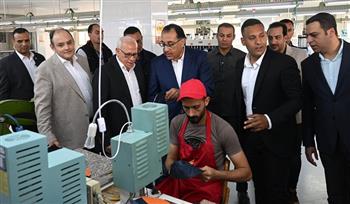 رئيس الوزراء يستمع إلى شرح مفصل عن مجمع مصانع "بيراميدز" للكاوتشوك
