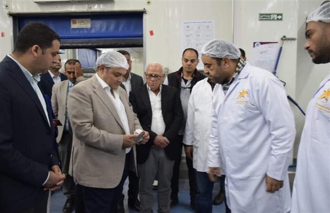 وزير التجارة والغضبان يتفقدان مصنع بورسعيد ستار لإنتاج الأسماك المدخنة
