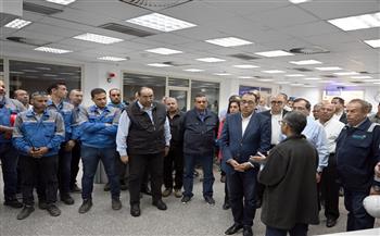 خلال زيارته لمصنع «موبكو».. وزير البترول يستعرض أمام رئيس الوزراء دور الشركة وأهميتها