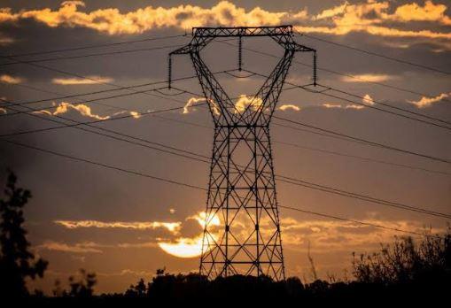 الحكومة تعلن وقف تخفيف أحمال الكهرباء في هذا الموعد