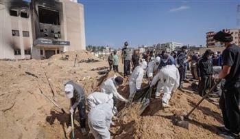 تطورات العدوان على غزة.. انتشال جثامين 190 شهيدًا من مقبرة جماعية 