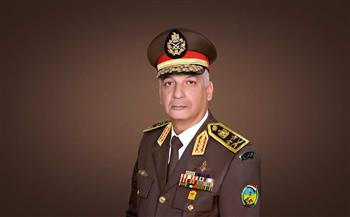 وزير الدفاع يهنئ الرئيس السيسي بمناسبة الاحتفال بالذكرى الـ 42 لتحرير سيناء