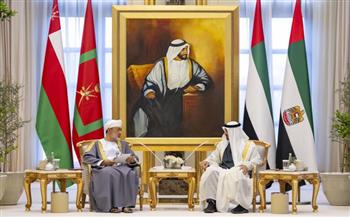 رئيس الإمارات وسلطان عمان يبحثان تعزيز العلاقات الثنائية والتطورات في المنطقة