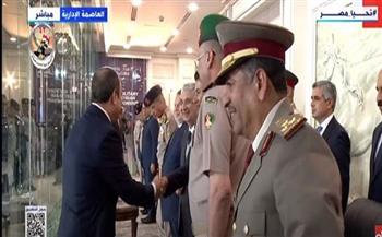 الرئيس يستمع إلى السلام الجمهوري بالبطولة العربية للفروسية