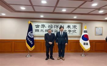 رئيس هيئة قناة السويس يبحث سبل التعاون العلمي مع جامعة كوريا البحرية