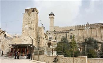 غلق الحرم الإبراهيمي في وجه المصلين ومنع الفلسطينيين من التجول بالخليل