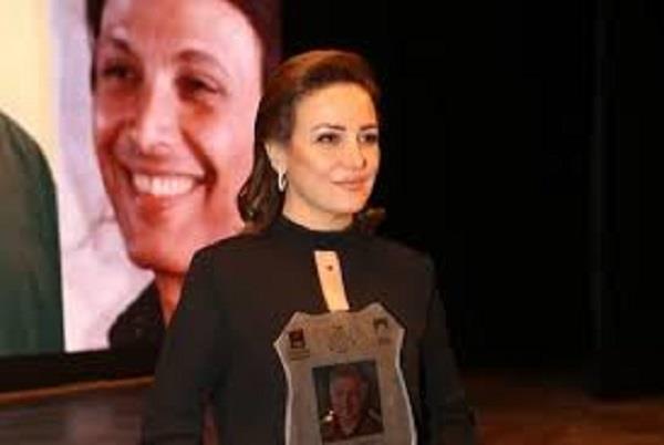 ريهام عبد الغفور تشكر نقيب المهن التمثيلية بعد تكريم والدها في المسرح القومي 