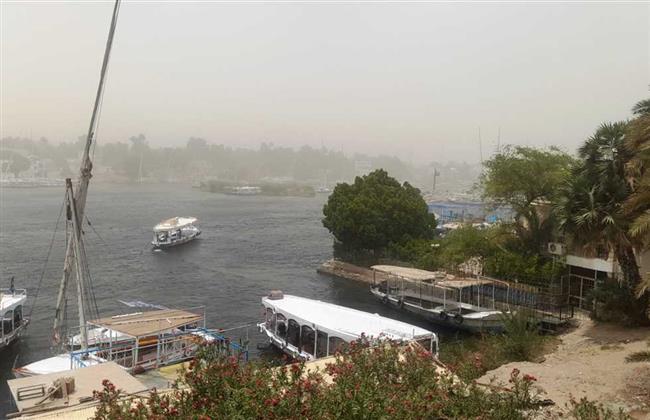 أسوان.. وقف حركة الملاحة النهرية في مجري نهر النيل وبحيرة ناصر لسوء الأحوال الجوية   