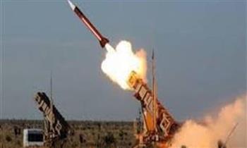 "سنتكوم": الحوثيون أطلقوا ثلاثة صواريخ باليستية على سفينتين بالبحر الأحمر
