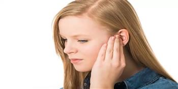 كيف يعالج انسداد الأذن؟