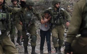 الاحتلال الإسرائيلي يعتقل خمسة شبان فلسطينيين من مخيم شعفاط 