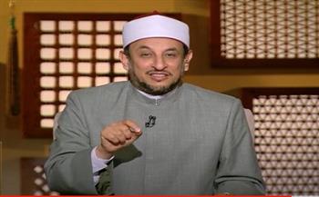 رمضان عبد المعز يكشق فضل عبادة السجود (فيديو)
