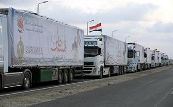 «القاهرة الإخبارية»: دخول 50 شاحنة مساعدات و4 سيارات وقود إلى غزة من معبر رفح