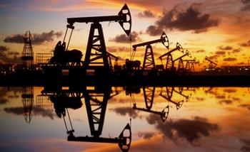 تراجع أسعار النفط مع تزايد إنتاج الخام الأمريكي