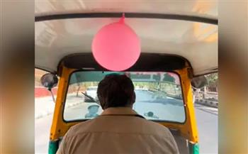 فيديو.. سائق توك توك هندي يشعل الإنترنت باحتفال مميز بعيد ميلاد ابنته 