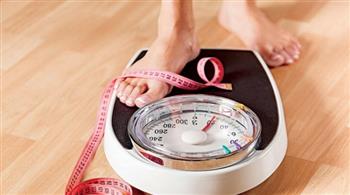 خبراء يؤكدون.. نقص تغذية المرأة يساعد على زيادة وزنها