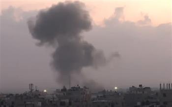 تصاعد أعمدة الدخان في عدد من المناطق بشمال غزة جراء الغارات الإسرائيلية