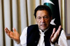 محكمة باكستانية تقضي بالإفراج عن رئيس الوزراء السابق بكفالة في قضية فساد