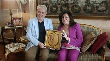 "كتاب ونقاد السينما"  تكرم نجوى فؤاد لدعمها القاهرة السينمائي