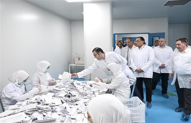 رئيس الوزراء يتفقد مصنع «كرمان السوري» للصناعات الدوائية بالمنطقة الصناعية ببياض العرب