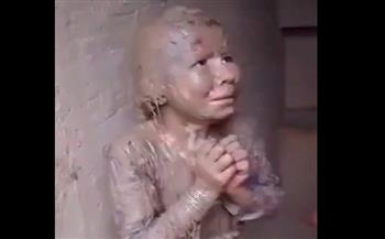 «زُليخة» الطفلة التي أشعلت مواقع التواصل بتجسيد كارثة الفيضانات (فيديو)