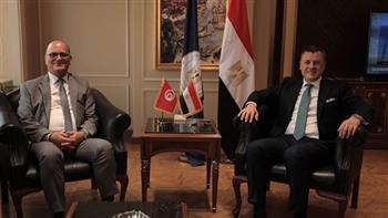 وزير السياحة والآثار يبحث مع سفير تونس سبل التعاون بين البلدين