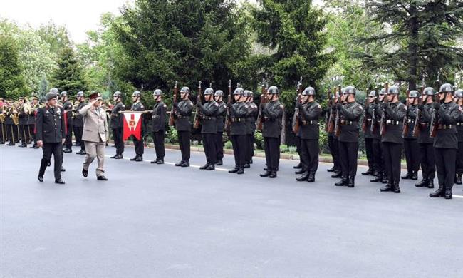 رئيس أركان حرب القوات المسلحة يعود إلى أرض الوطن بعد انتهاء زيارته إلى تركيا 