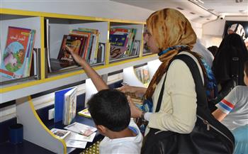 فعاليات ثقافية متنوعة لمكتبة مصر العامة المتنقلة في العبور (صور)