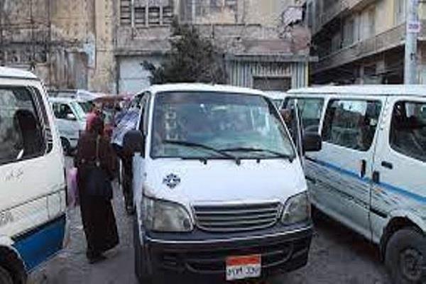 ضبط سائق ميكروباص يقوم بتقسيم خط السير لزيادة الأجرة في الإسكندرية