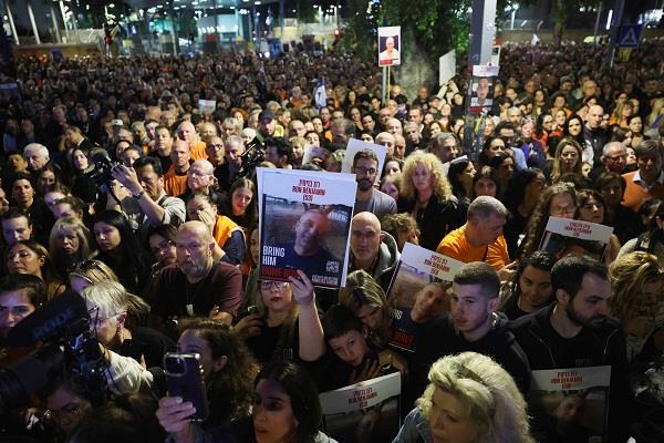 مظاهرة في تل أبيب للمطالبة بصفقة تبادل للأسرى والمحتجزين