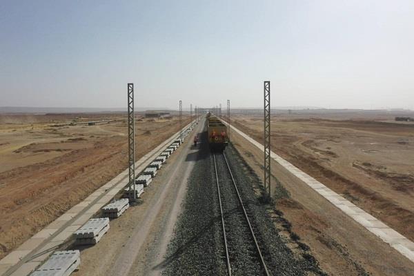 شبكة القطار الكهربائي السريع في مصر.. قفزة نحو التنمية والتكامل (فيديو وصور)