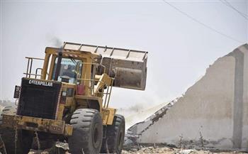 محافظ بورسعيد: بدء أعمال إزالة التعديات على شريط المعاهدة الملاصق للمجرى الملاحي للقناة