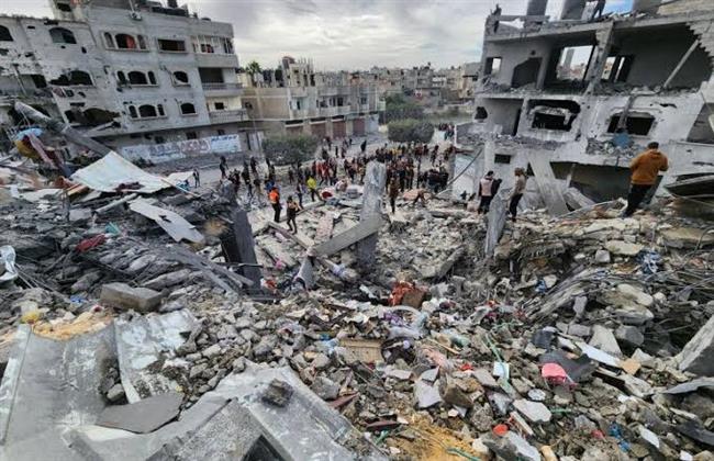 إعلام فلسطيني: 5 شهداء وعدة مصابين بقصف الاحتلال الإسرائيلي منزلا بحي الفاخورة 