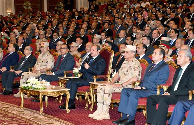 الرئيس السيسي: كل فدان مهم للبلد.. وعايزين نزرع 450 ألف في سيناء