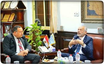 رئيس جامعة الإسكندرية يبحث مع سفير اليونان تعزيز التعاون بين المؤسسات الأكاديمية بالبلدين