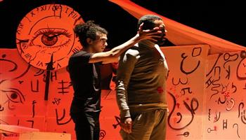 ختامي نوادي المسرح 31| فرقة دمنهور تعرض «تقاطع الكلمات» بالسامر