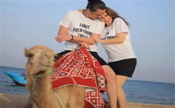 دنيا عبد العزيز تهنئ زوجها بـعيد ميلاده بصورة رومانسية