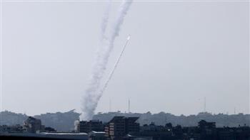 إعلام إسرائيلي: سقوط قذيفة صاروخية بمنطقة مفتوحة في مستوطنة بغلاف غزة