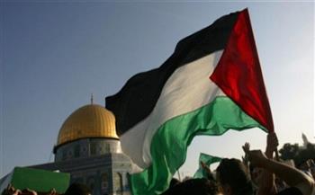 رفع العلم الفلسطيني فوق البرلمان الأيرلندي بعد اعتراف دبلن رسميا بدولة فلسطين 