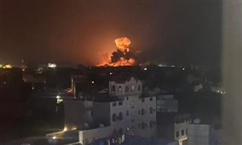 طائرات أمريكية وبريطانية تستهدف محافظة الحديدة باليمن بعدد من الغارات الجوية