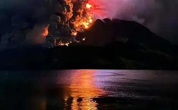 إندونيسيا تنفي تقارير ترجح غرق جزيرة تاجولاندانج بسبب ثوران بركان روانج
