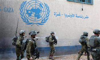 جيش الاحتلال الإسرائيلي و"الشاباك" يقصفان مجمعًا للأونروا 
