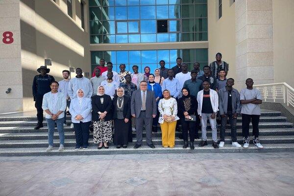«الشباب الأفارقة» بمكتبة الإسكندرية يزورون جامعة العلمين الدولية 